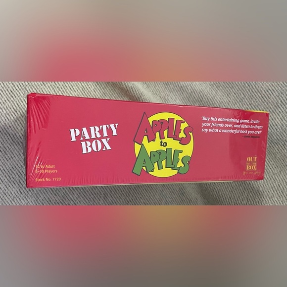 Apples to Apples Party Box Game - Red and Green - Picture 3 of 8